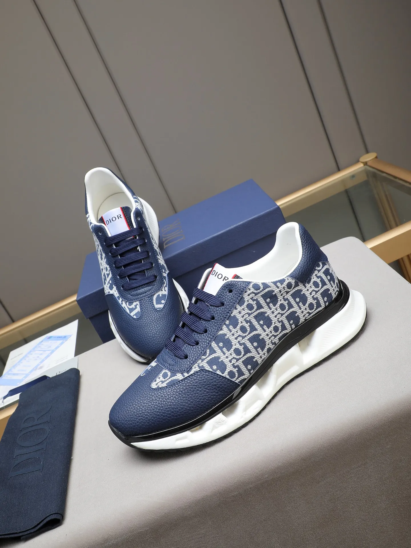 PP460 New Dior🆕The latest men's casual sports shoes, the upper is made of imported cowhide➕Dior's special material! Breathable sheepskin. The TPU blade base is lightweight and wear-resistant! Size:38-44 (45 customized)